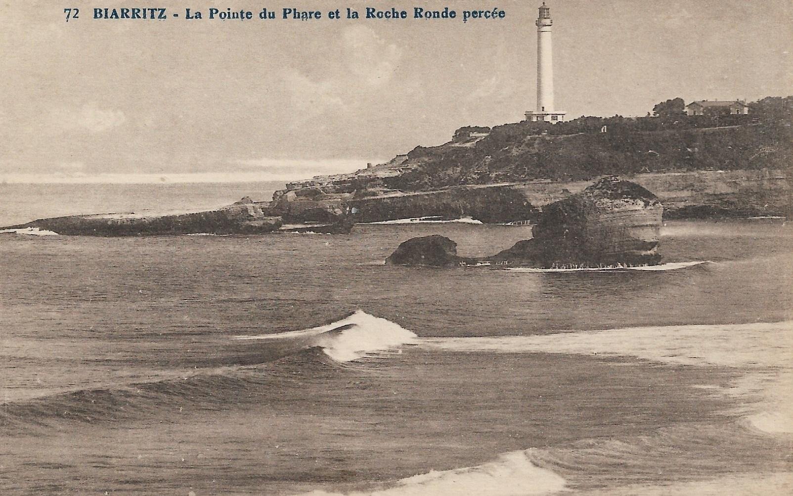 /France/FR_place_1903-1938_BIARRITZ - La Pointe du Phare et la Roche Ronde percee.jpg